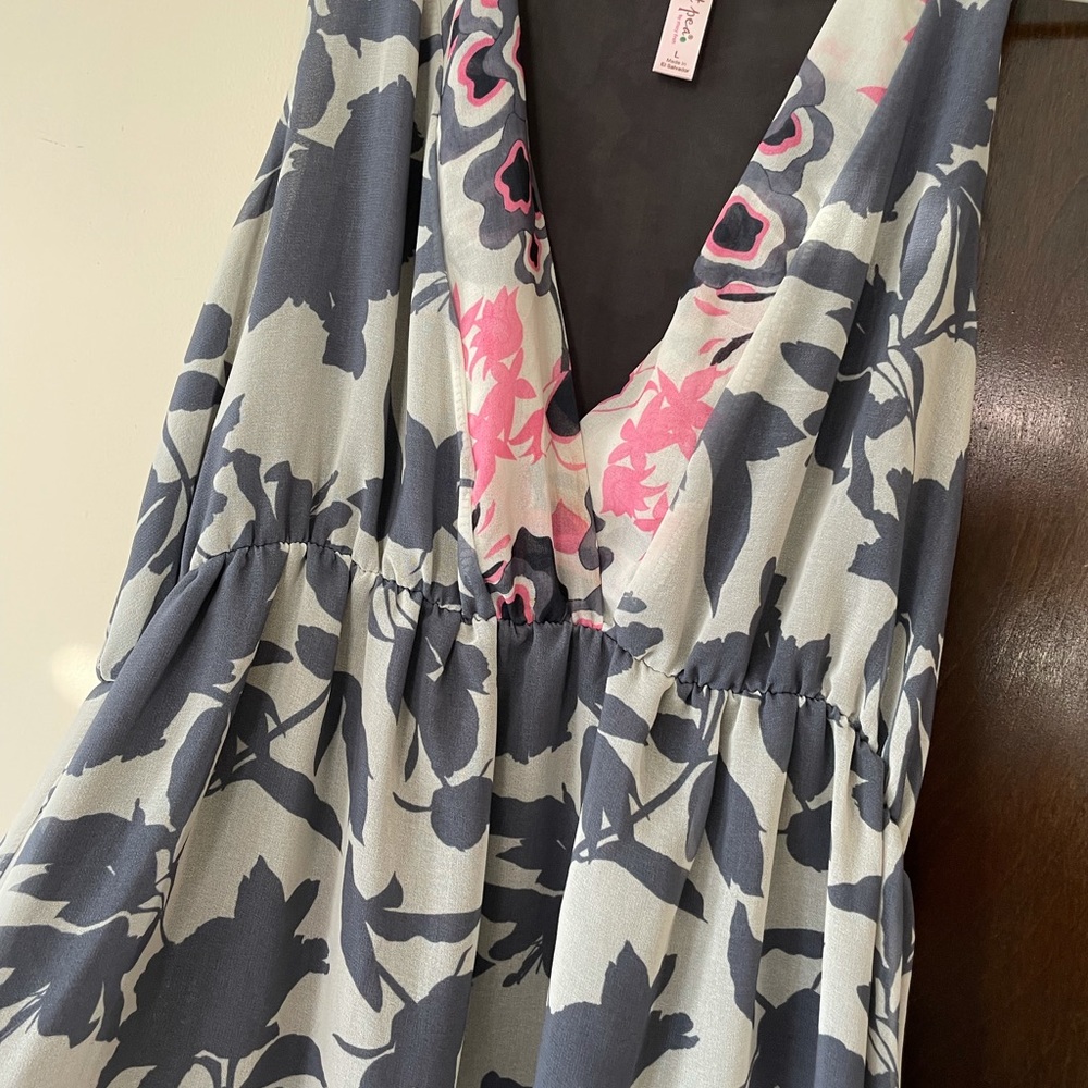 HIGH-LOW DRESS - Picture 2 of 4